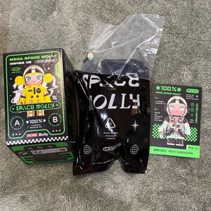 Pop Mart MEGA SPACE MOLLY 100% Series 2-A confirmed Mint Chocolate